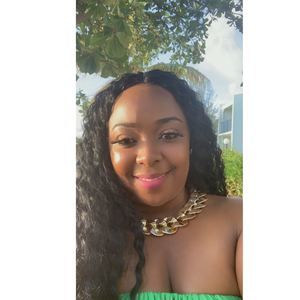 Meet your Posher, Alicia